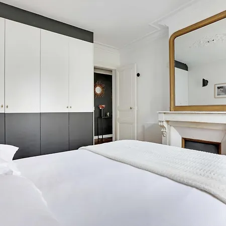 Magnificent Apartment- 1br-4p- Arc De Triomphe דירה *